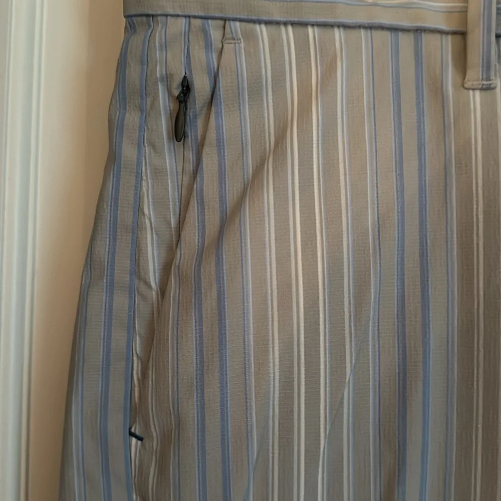 Tommy Bahama 🔥gray shorts with white and blue stripes